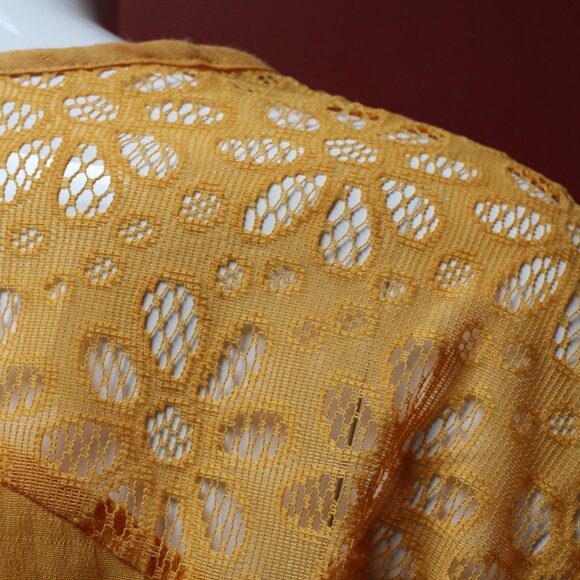 Harve Benard Yellow Lace Blouse - Picture 8 of 10